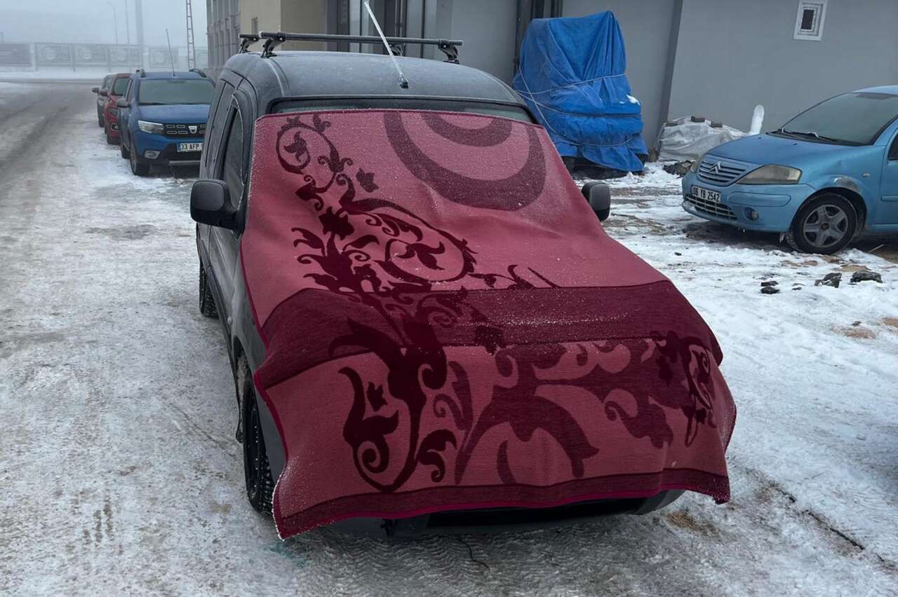 Sibirya soğukları bir ilimizde dışarıya çıkanın kaş ve kirpiklerini dondurdu 5